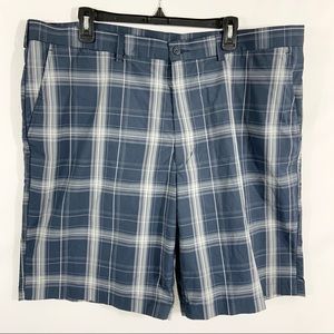 Ben Hogan Performance Men Blue Plaid Golf Shorts